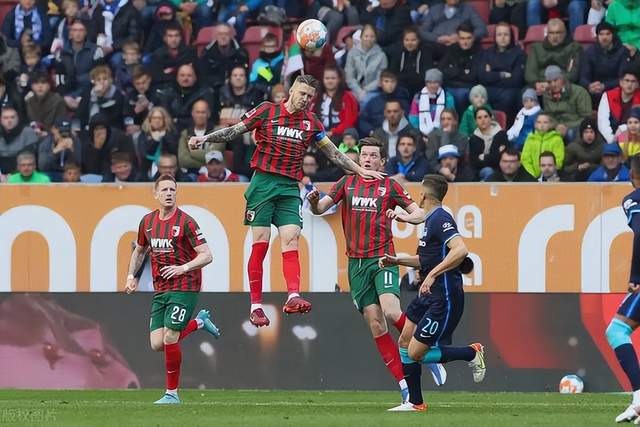 辽宁揭幕战赛前领取总冠军戒指 升起冠军旗帜