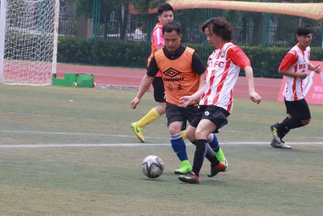 陈盈骏18+12首钢险胜广东 福建不敌天津